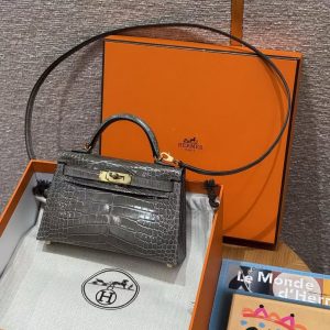 Hermes Kelly Mini 2 19 CM Bag Handmade In Bright Faced Alligator Leather from Mississippi Gold Hardware 81 Girs Tourerlle - Image 8