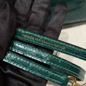 Hermes Kelly Mini 2 19CM Bag Handmade In Bright Faced Alligator Leather from Mississippi Gold Hardware 6Q Vert Emeraude - Image 4