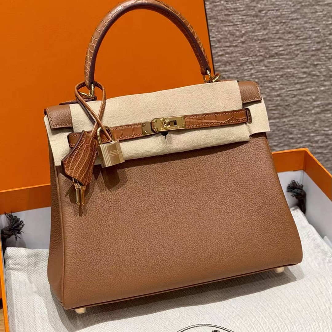 Hermes Kelly 25 Bag Handmade In Togo Calfskin Leather and Alligator Imported from Mississippi Gold Hardware 37 Gold
