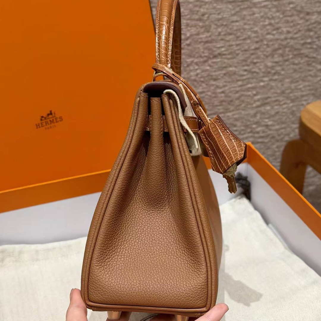 Hermes Kelly 25 Bag Handmade In Togo Calfskin Leather and Alligator from Mississippi Gold Hardware 37 Gold - Image 20