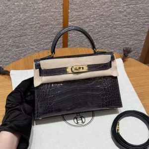 Hermes Kelly Mini 2 19CM Bag Handmade In Bright Faced Alligator Imported Leather from Mississippi Gold Hardware 88 Graphite