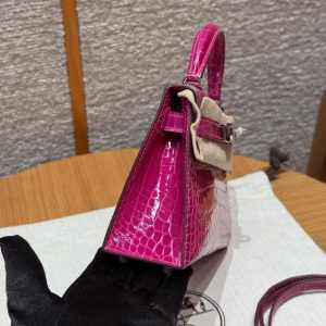 Hermes Kelly Mini 2 19CM Bag Handmade In Bright faced Alligator Leather Silver Diamond Hardware J5 Rose Scheherazade - Image 19