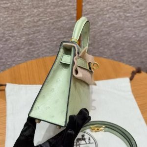 Hermes Kelly Mini 2 19 CM Bag Handmade In KK Ostrich Leather from South Africa Rose Gold Hardware 3i Vert Criquet - Image 14