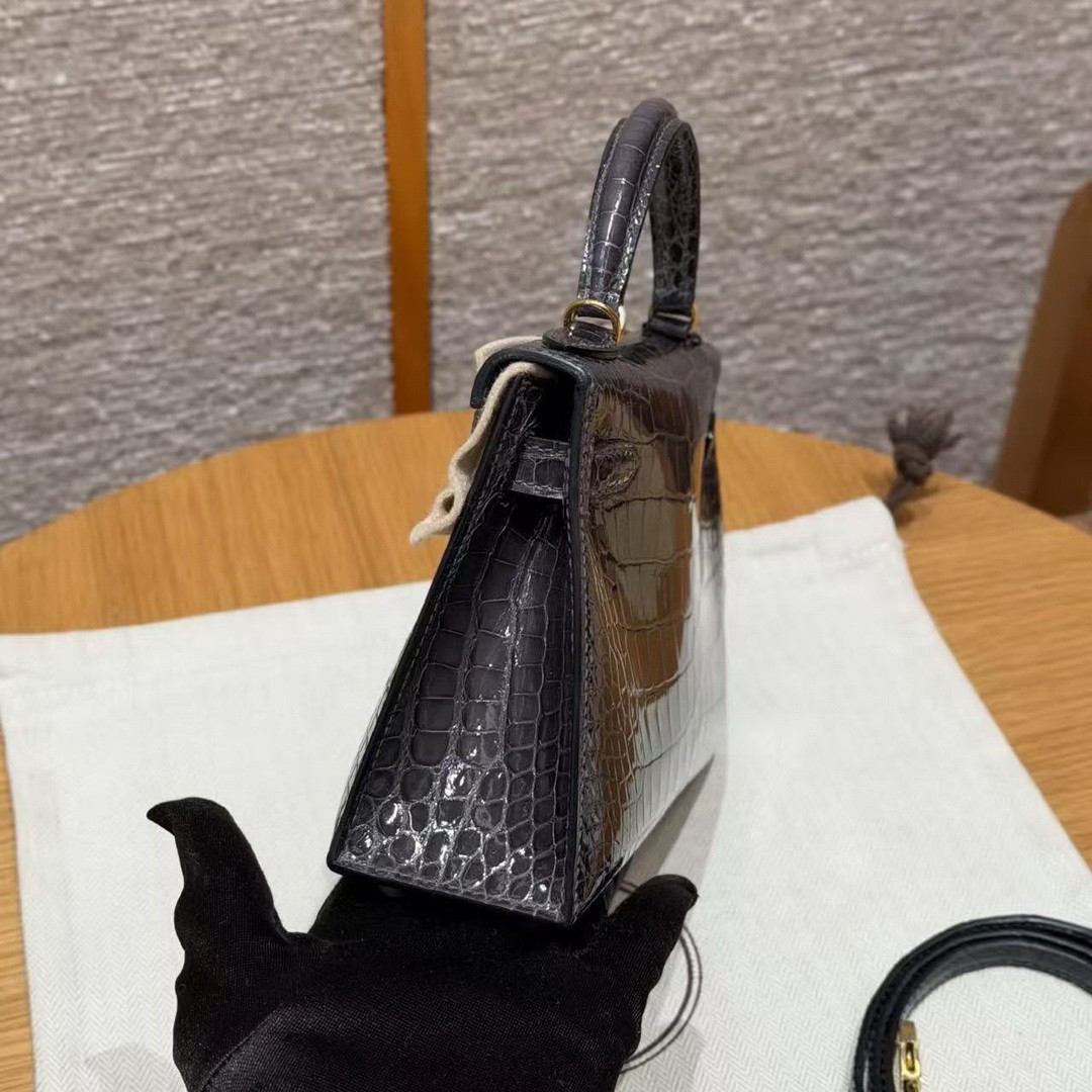 Hermes Kelly Mini 2 19CM Bag Handmade In Bright Faced Alligator Imported Leather from Mississippi Gold Hardware 88 Graphite - Image 17