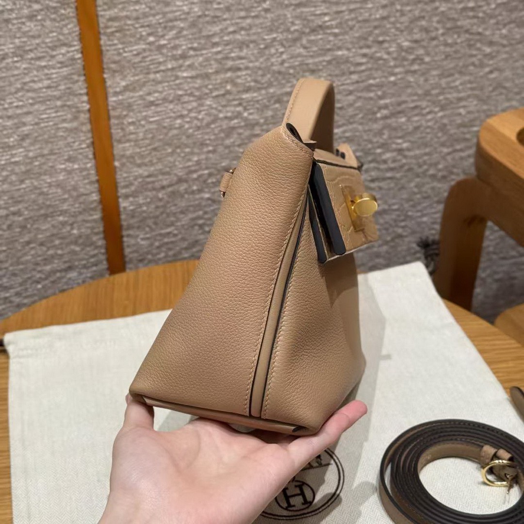 Hermes Kelly 2424 24/24 Bag 21CM Handmade In Evercolor Calfskin Leather And Aillgator Gold Hardware 0M Chai - Image 19
