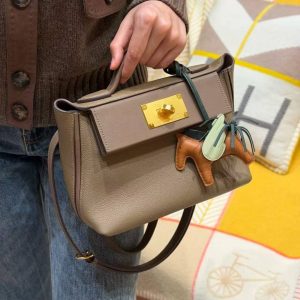 Hermes Kelly 2424 24/24 Bag 21CM Handmade In Evercolor and Swift Calfskin Leather Gold Hardware 18 Etoupe - Image 3