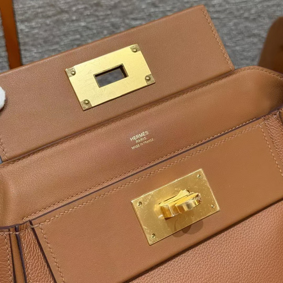 Hermes Kelly 2424 24/24 Bag 21CM Handmade In Evercolor and Swift Calfskin Leather Gold Hardware 37 Gold - Image 18