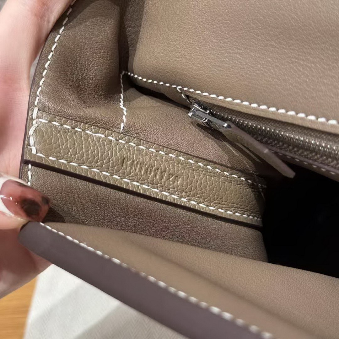 Hermes Kelly 2424 24/24 Bag 29CM Handmade In Evercolor and Swift Calfskin Leather Silver Hardware 18 Etoupe - Image 11