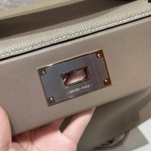 Hermes Kelly 2424 24/24 Bag 29CM Handmade In Evercolor and Swift Calfskin Leather Silver Hardware 18 Etoupe - Image 10
