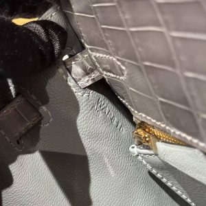 Hermes Kelly 25 Bag Handmade In Bright Faced American Alligator Leather Gold Hardware 0V Gris Ciment - Image 15