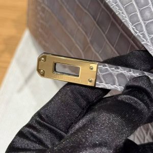 Hermes Kelly 25 Bag Handmade In Bright Faced American Alligator Leather Gold Hardware 0V Gris Ciment - Image 14