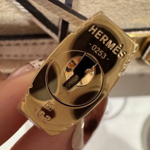 Hermes Kelly 25 Bag Handmade In Epsom Calfskin Leather Gold Hardware 18 Etoupe 10 Craie - Image 4