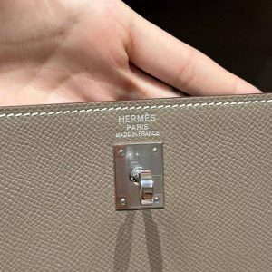 Hermes Kelly 25 Bag Handmade In Epsom Calfskin Leather Silver Hardware 18 Etoupe - Image 17