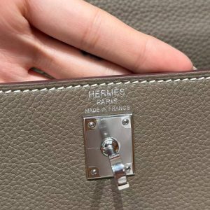 Hermes Kelly 25 Bag Handmade In Togo Calfskin Leather Silver Hardware 18 Etoupe - Image 17