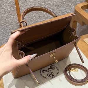 Hermes Kelly 25 Bag Handmade In Epsom Calfskin Leather Gold Hardware 37 Gold - Image 16