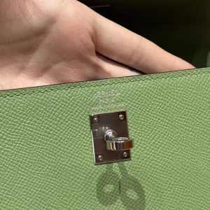 Hermes Kelly 25 Bag Handmade In Epsom Calfskin Leather Silver Hardware 3I Vert Criquent - Image 16