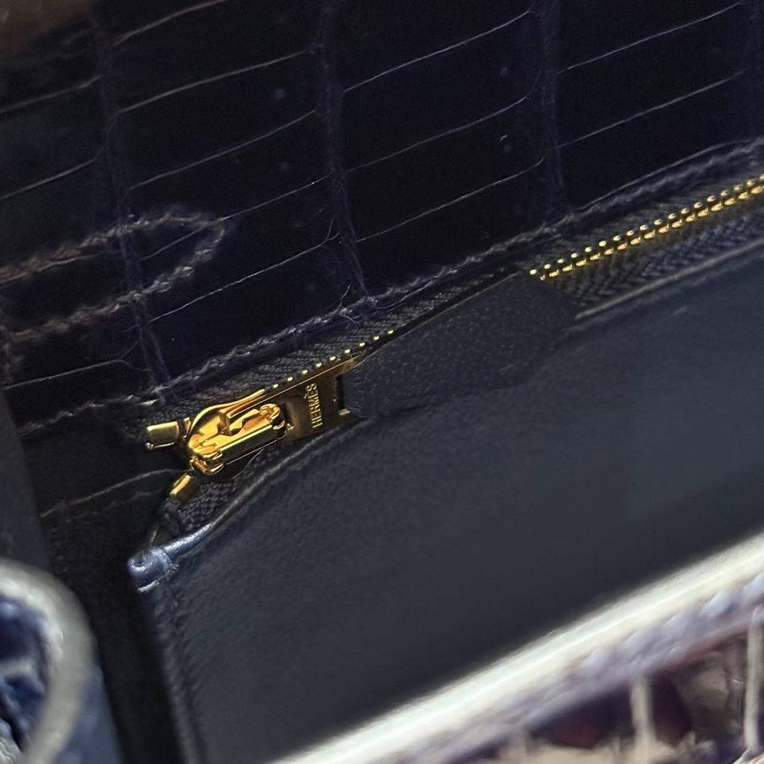 Hermes Kelly 25 Bag Handmade In Porosus Crocodile Leather Gold Hardware 78 Bleu Marine - Image 14