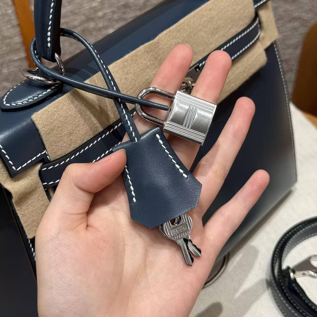 Hermes Kelly 25 Bag Handmade In Box Calfskin Leather Silver Hardware 7P Blue Presse - Image 7
