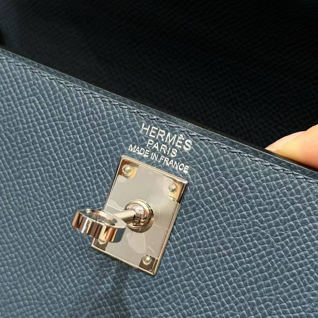 Hermes Kelly 25 Bag Handmade In Epsom Calfskin Leather Silver Hardware 7P Blue Presse - Image 15