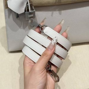 Hermes Kelly 25 Bag Handmade In Epsom Calfskin Leather Silver Hardware M4 Gris Pale - Image 4