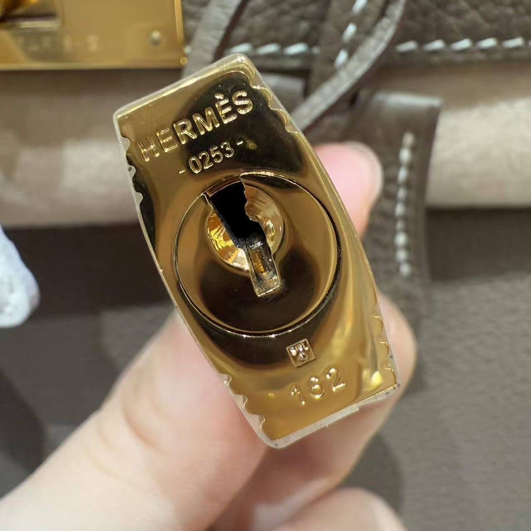 Hermes Kelly 28 Bag Handmade In Togo Calfskin Leather Gold Hardware 18 Etoupe - Image 10