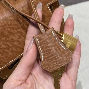 Hermes Kelly 28 Bag Handmade In Epsom Calfskin Leather Gold Hardware 37 Gold - Image 7