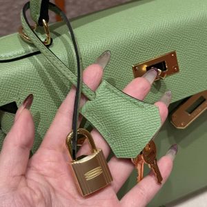 Hermes Kelly 28 Bag Handmade In Epsom Calfskin Leather Gold Hardware 3i Vert Criquent - Image 8