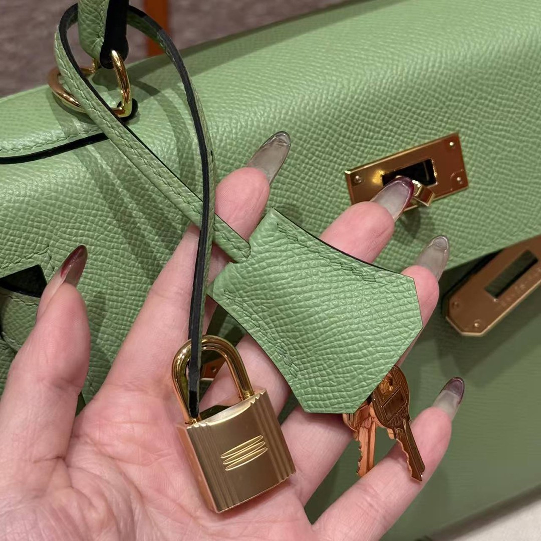Hermes Kelly 28 Bag Handmade In Epsom Calfskin Leather Gold Hardware 3i Vert Criquent - Image 8