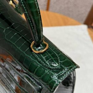 Hermes Kelly 28 Bag Handmade In Niloticus Leather from Nile Gold Hardware 67 Vert Fonce - Image 14