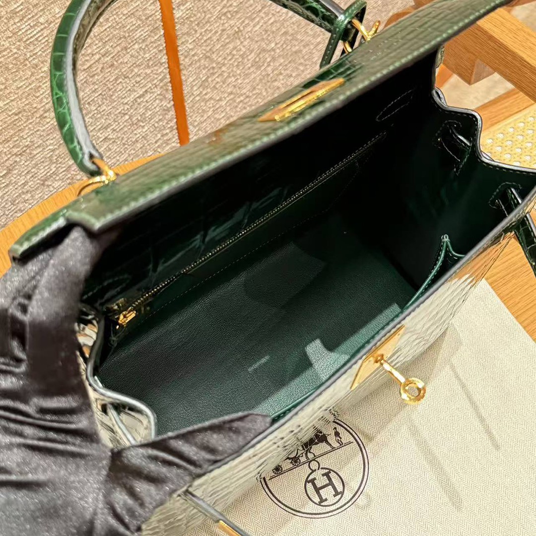 Hermes Kelly 28 Bag Handmade In Niloticus Leather from Nile Gold Hardware 67 Vert Fonce - Image 8