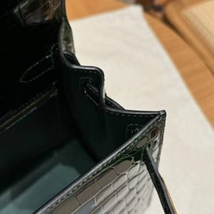 Hermes Kelly 28 Bag Handmade In Niloticus Leather from Nile Gold Hardware 67 Vert Fonce - Image 6