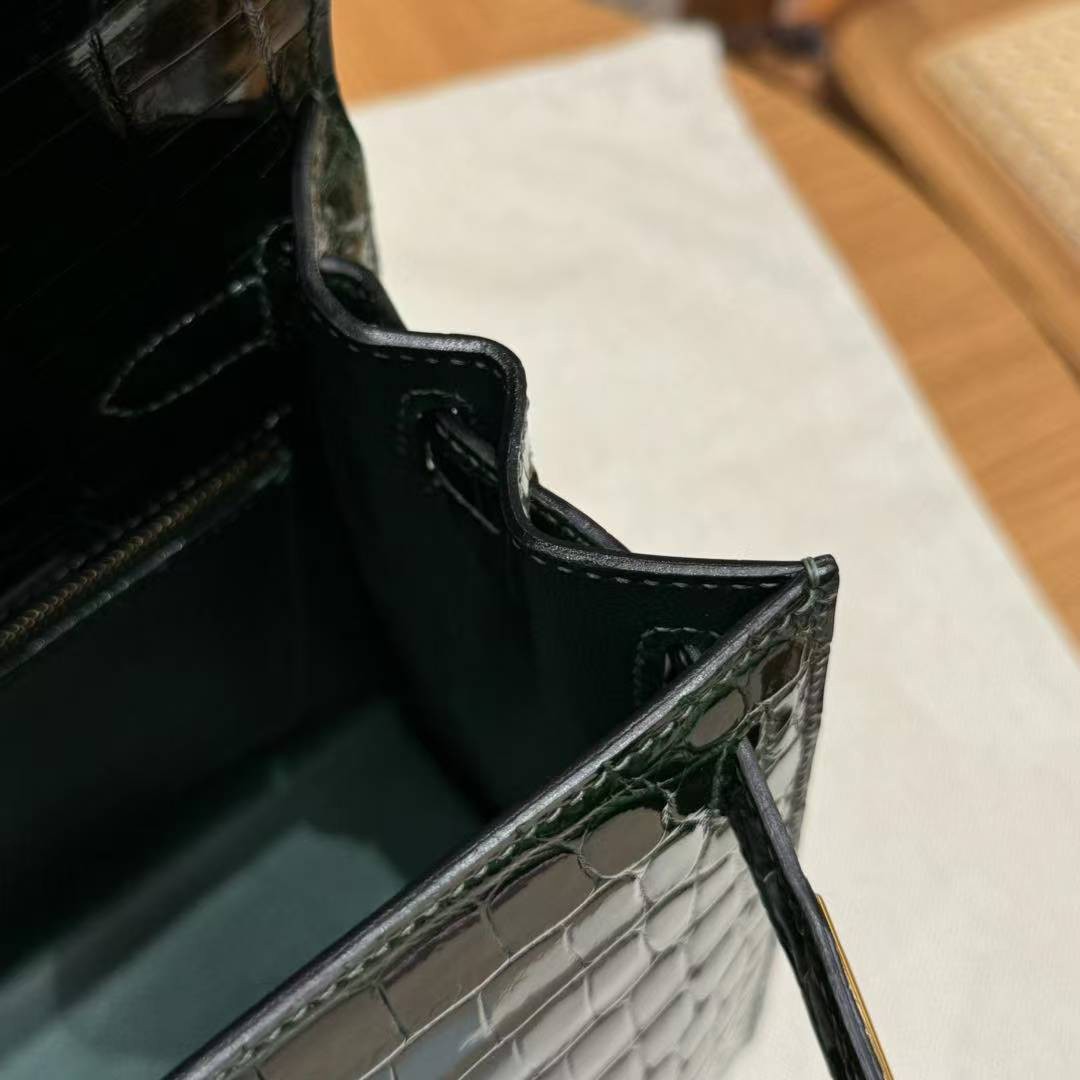 Hermes Kelly 28 Bag Handmade In Niloticus Leather from Nile Gold Hardware 67 Vert Fonce - Image 6