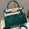 Hermes Kelly 28 Bag Handmade In Niloticus Leather from Nile Gold Hardware 6Q Vert Emeraude