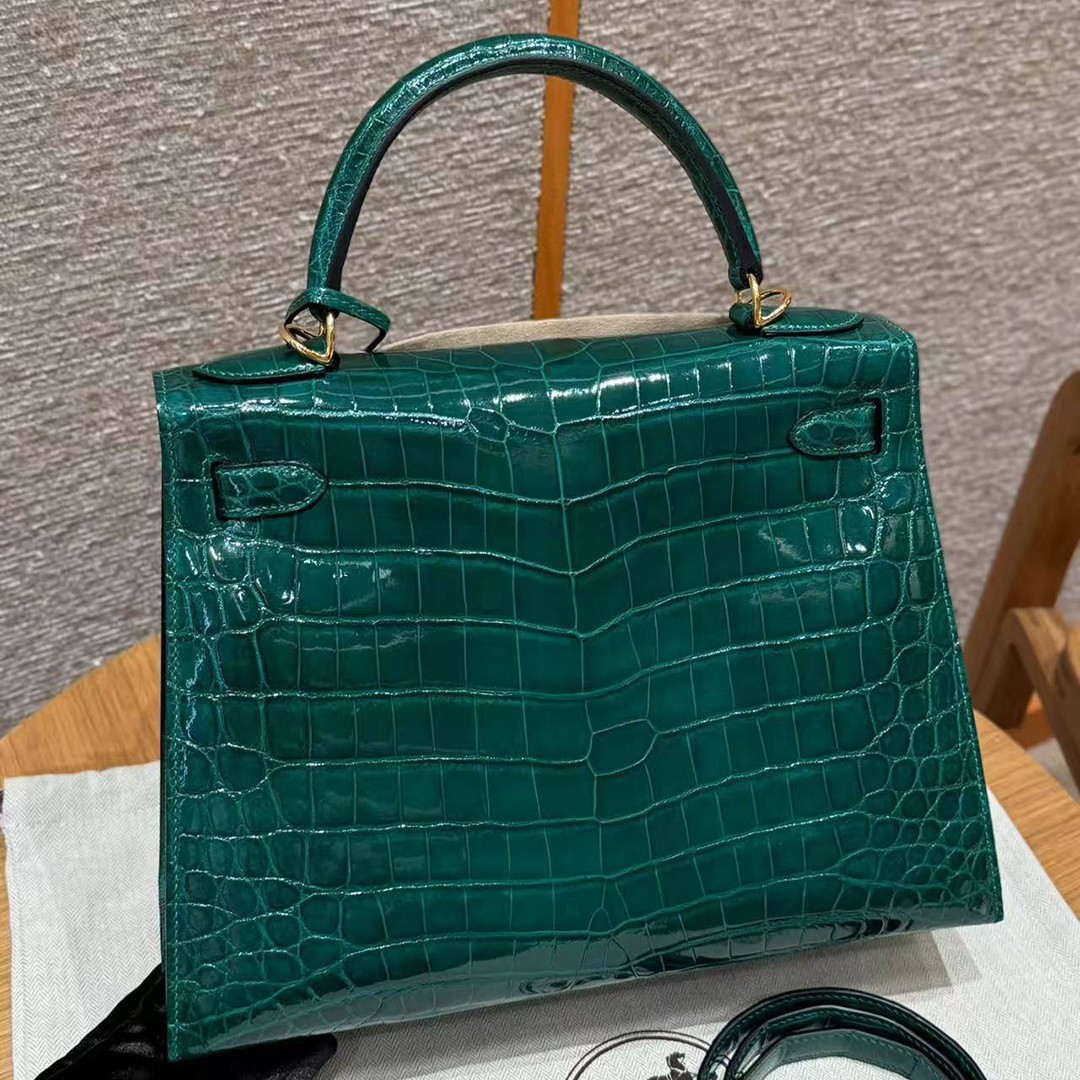 Hermes Kelly 28 Bag Handmade In Niloticus Leather from Nile Gold Hardware 6Q Vert Emeraude - Image 2