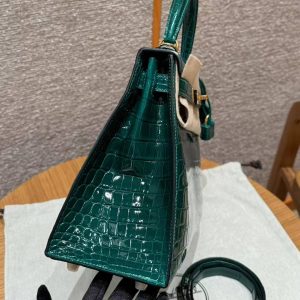 Hermes Kelly 28 Bag Handmade In Niloticus Leather from Nile Gold Hardware 6Q Vert Emeraude - Image 18