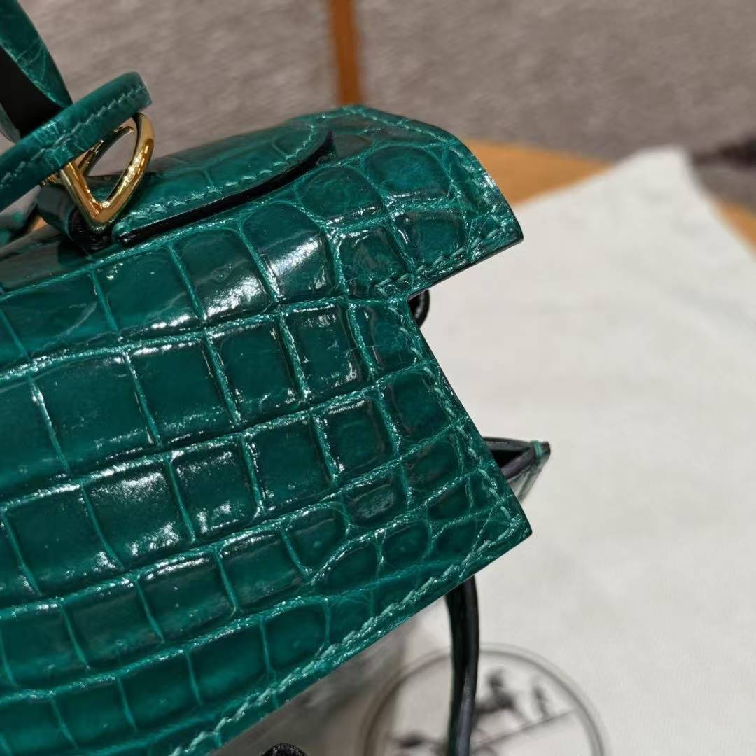 Hermes Kelly 28 Bag Handmade In Niloticus Leather from Nile Gold Hardware 6Q Vert Emeraude - Image 13