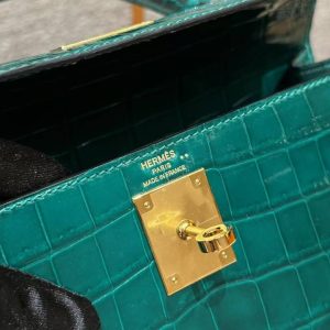 Hermes Kelly 28 Bag Handmade In Niloticus Leather from Nile Gold Hardware 6Q Vert Emeraude - Image 12