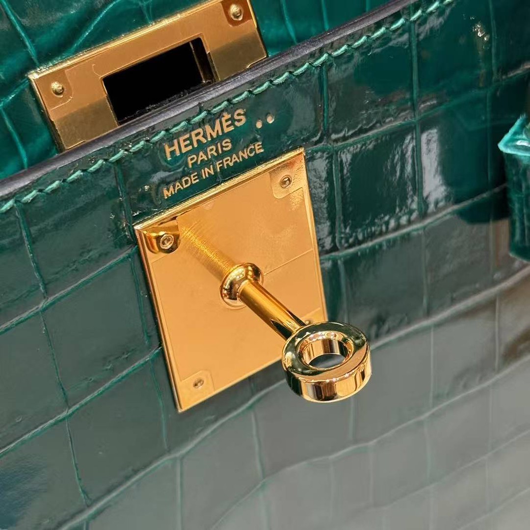 Hermes Kelly 28 Bag Handmade In Niloticus Leather from Nile Gold Hardware 6Q Vert Emeraude - Image 8