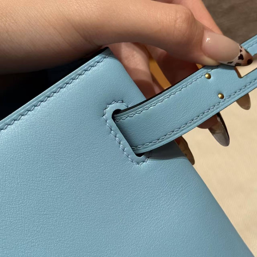 Hermes Kelly 28 Bag Handmade In Swift Calfskin Leather Gold Hardware 7N Celeste - Image 11