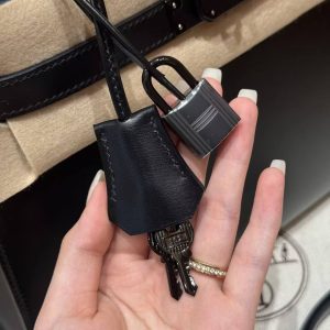 Hermes Kelly 28 Bag Handmade In Box Calfskin Leather Noir Hardware 89 Noir - Image 18
