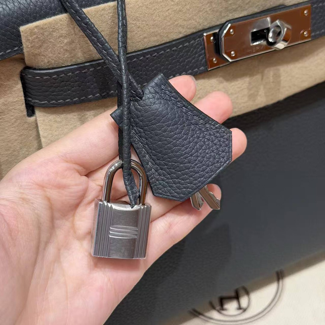 Hermes Kelly 28 Bag Handmade In Togo Calfskin Leather Silver Hardware H0 Girs Misty - Image 6