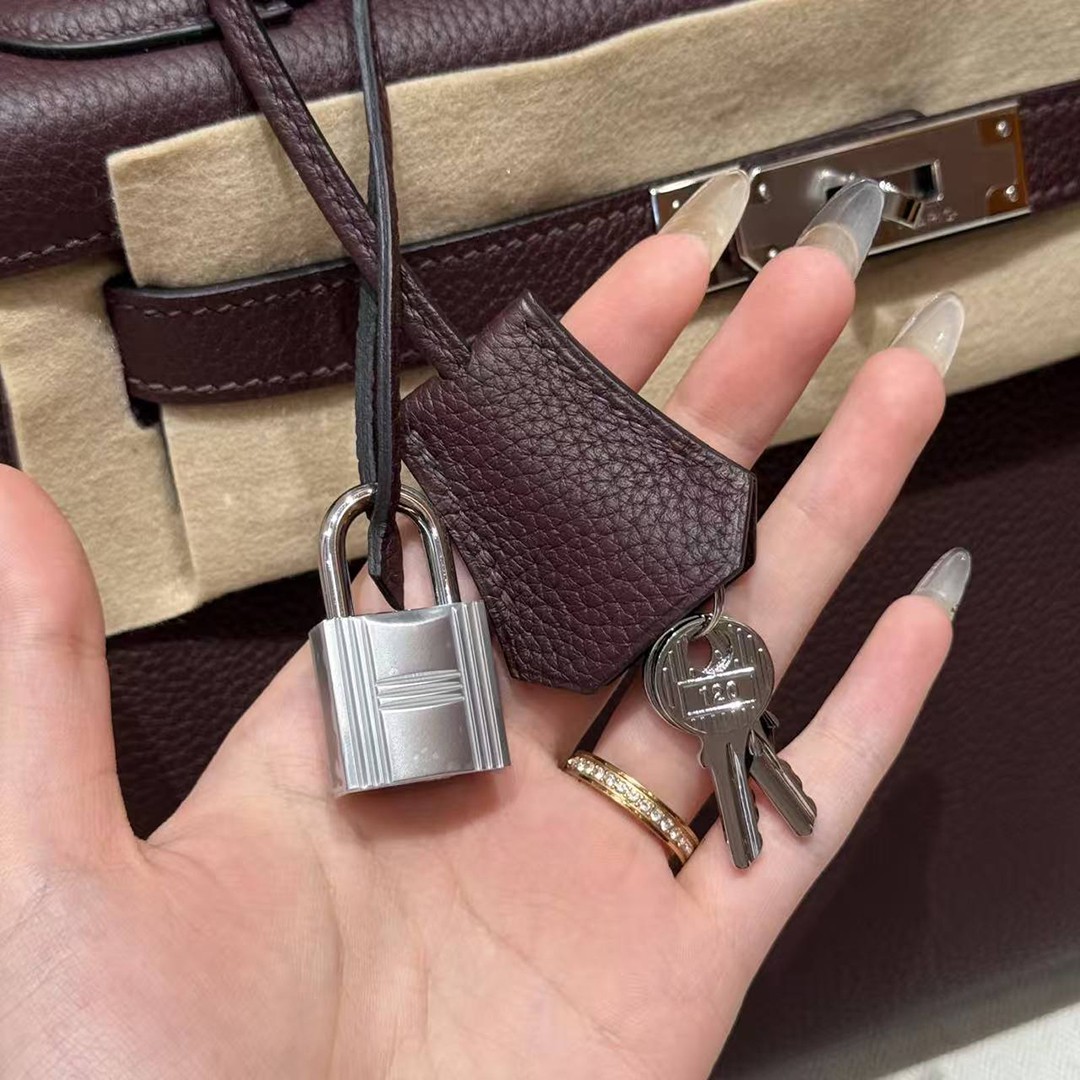 Hermes Kelly 28 Bag Handmade In Togo Calfskin Leather Silver Hardware OG Rouge Sellier - Image 3