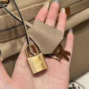Hermes Kelly 28 Bag Handmade In Togo Calfskin Leather Gold Hardware S2 Trench - Image 11