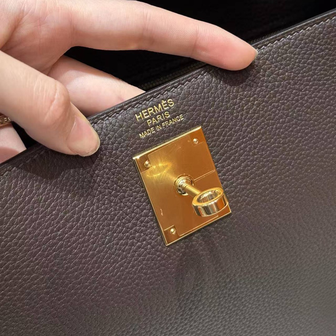 Hermes Kelly 32 Bag Handmade In Togo Calfskin Leather Gold Hardware 47 Chocolat - Image 22