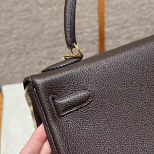 Hermes Kelly 32 Bag Handmade In Togo Calfskin Leather Gold Hardware 47 Chocolat - Image 17