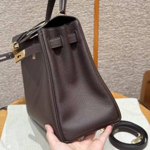 Hermes Kelly 32 Bag Handmade In Togo Calfskin Leather Gold Hardware 47 Chocolat - Image 11