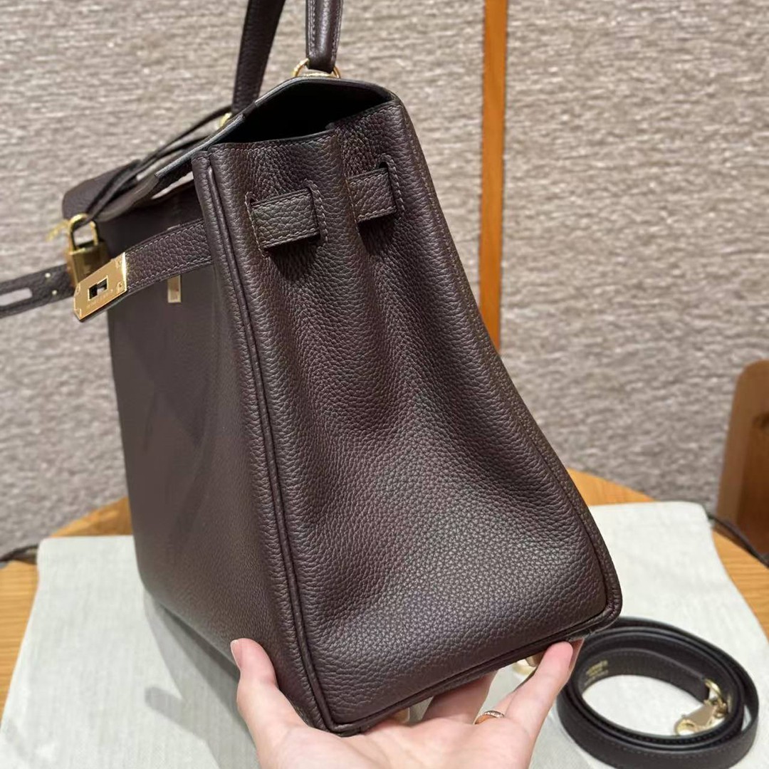 Hermes Kelly 32 Bag Handmade In Togo Calfskin Leather Gold Hardware 47 Chocolat - Image 11