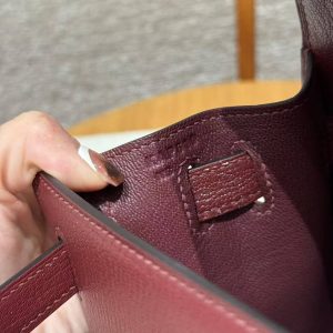 Hermes Kelly 32 Bag Handmade In Chèvre Calfskin Leather Gold Hardware 55 Rouge H - Image 14