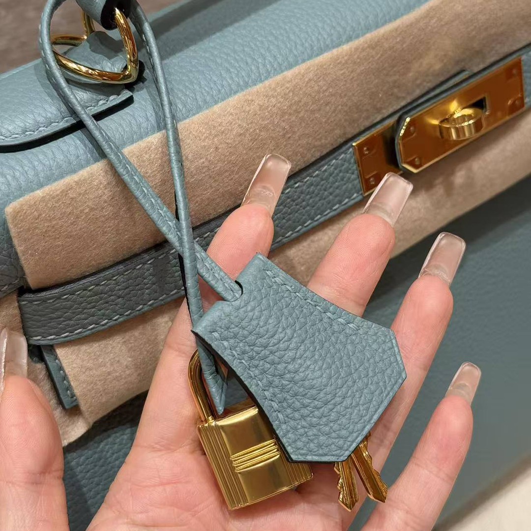 Hermes Kelly 32 Bag Handmade In Togo Calfskin Leather Gold Hardware 7G Ciel - Image 10