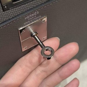 Hermes Kelly 32 Bag Handmade In Epsom Calfskin Leather Silver Hardware 8F Etain - Image 8